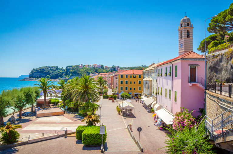 Beautiful,Street,And,Traditional,Buildings,Of,Savona,,Liguria,,Italy